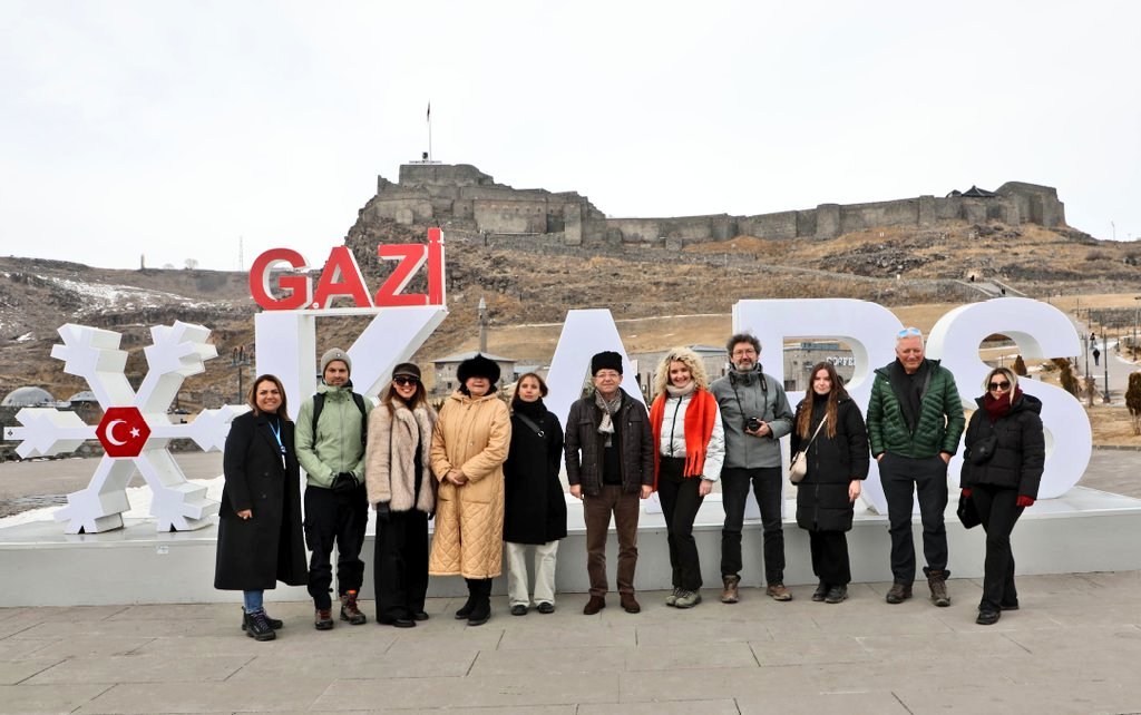 Vali Ziya Polat, misafirlerle Kars'ı dolaştı