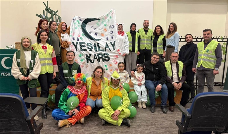 Yeşilay Kars Şubesi, çocuk şenliği düzenledi