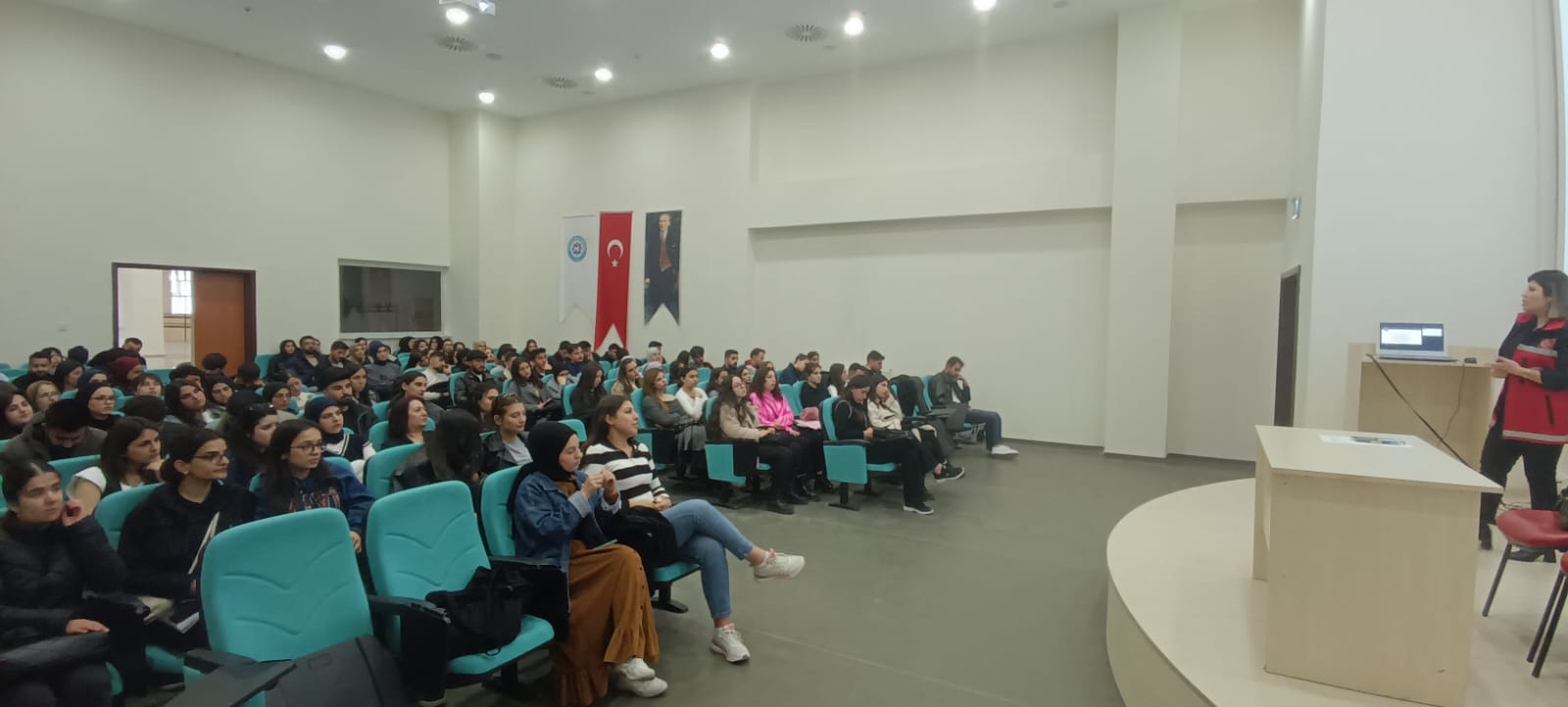 Kars’ta öğrencilere kadına yönelik şiddetle mücadele eğitimi verildi