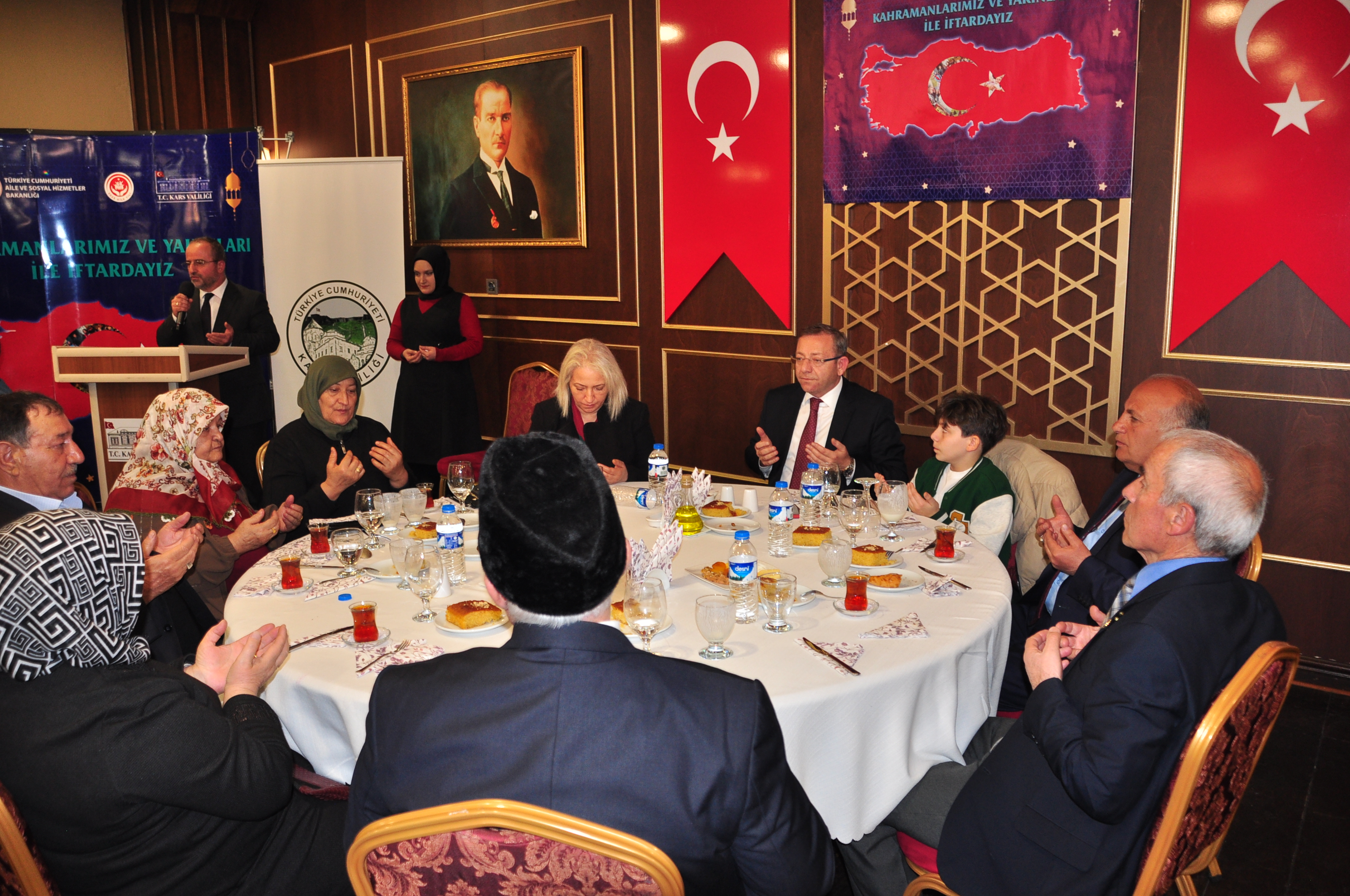 Kars'ta şehit ve gazi aileleri onuruna yemek verildi