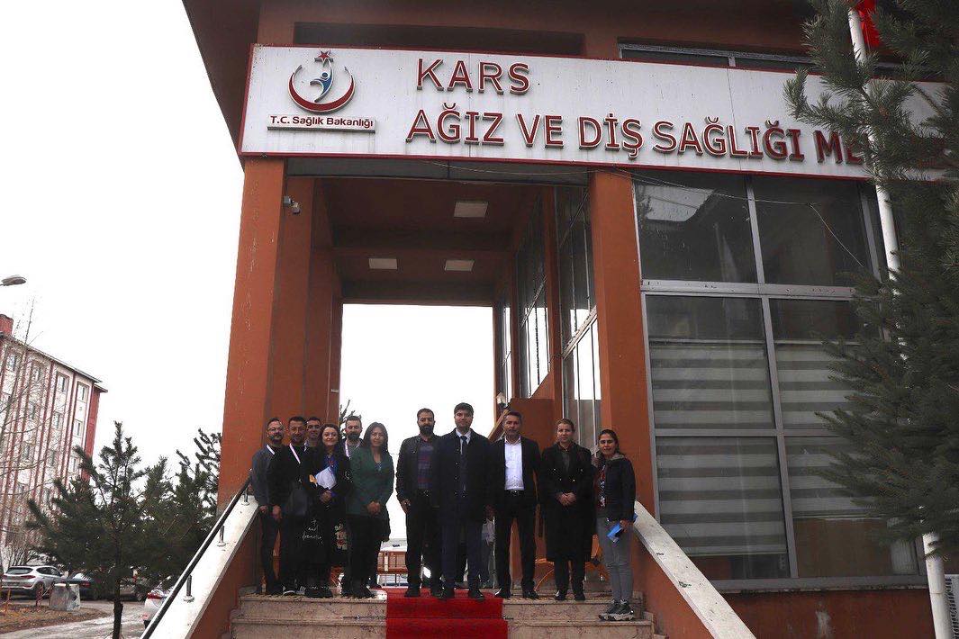 Kars İl Sağlık Müdürü Dr. Mücahit Aydın, Ağız ve Diş Sağlığı Merkezine ziyarette bulundu