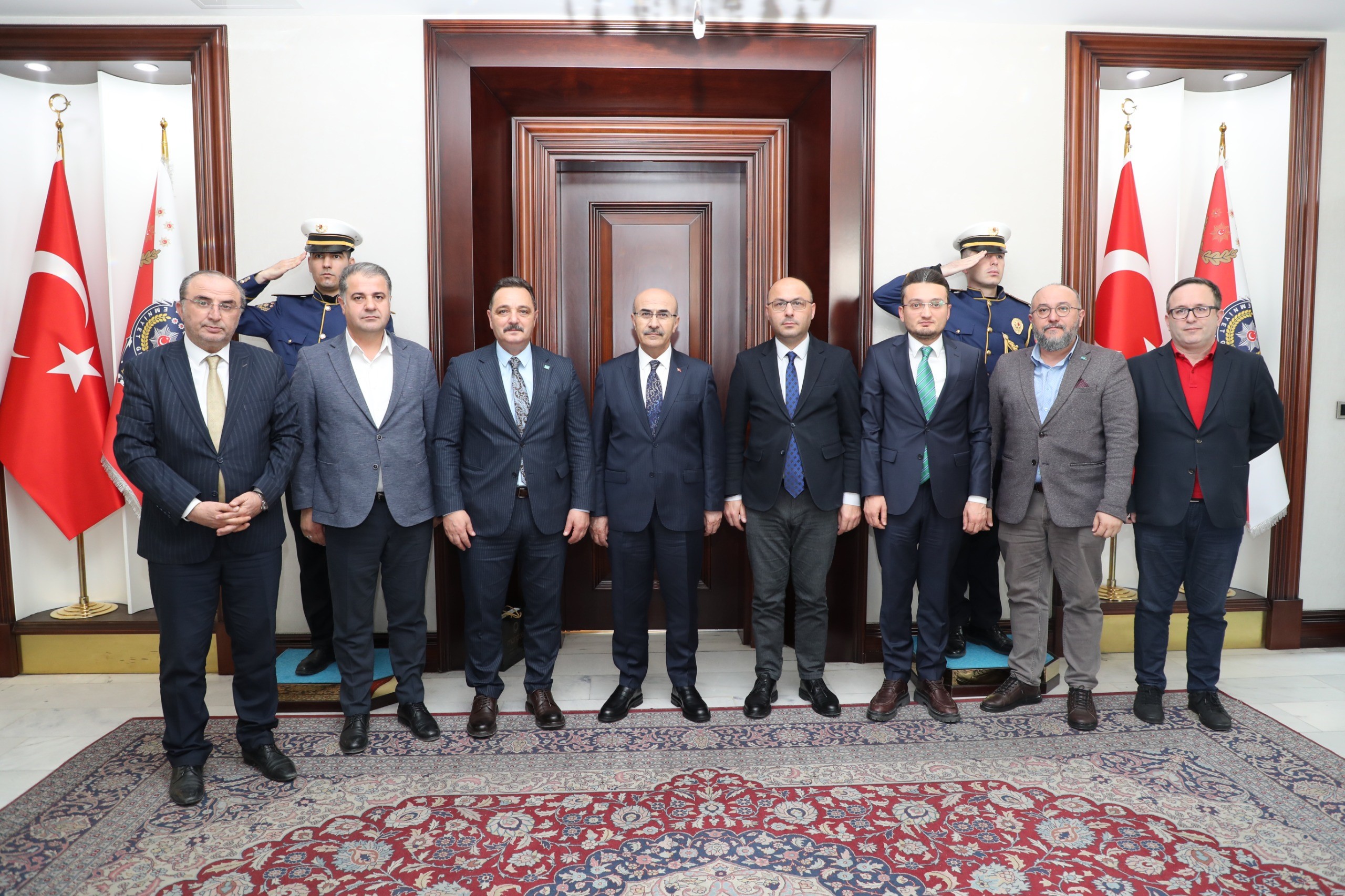 TİMBİR’den gazetecilere trafikte avantaj sağlayan Basın Trafik Kartı için girişim