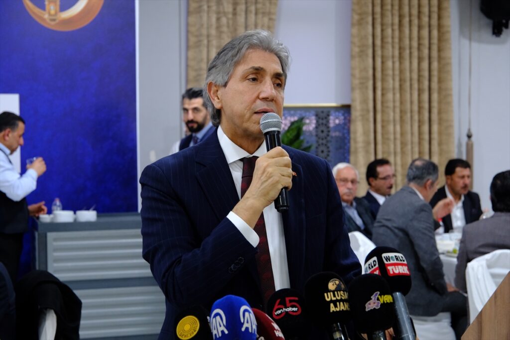 AK Parti Genel Başkan Yardımcısı Mustafa Demir, iftar programında konuştu!