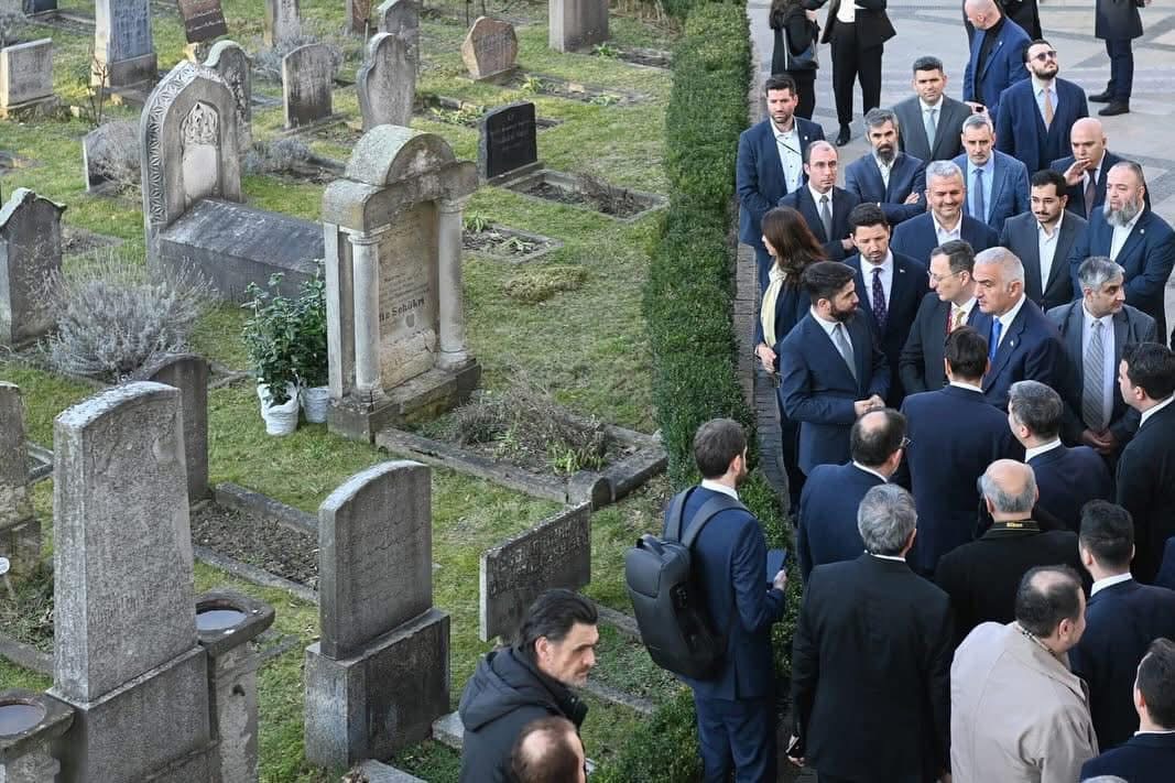 Türk heyetinden Berlin’de Türk Şehitlik Camii’ne ziyaret