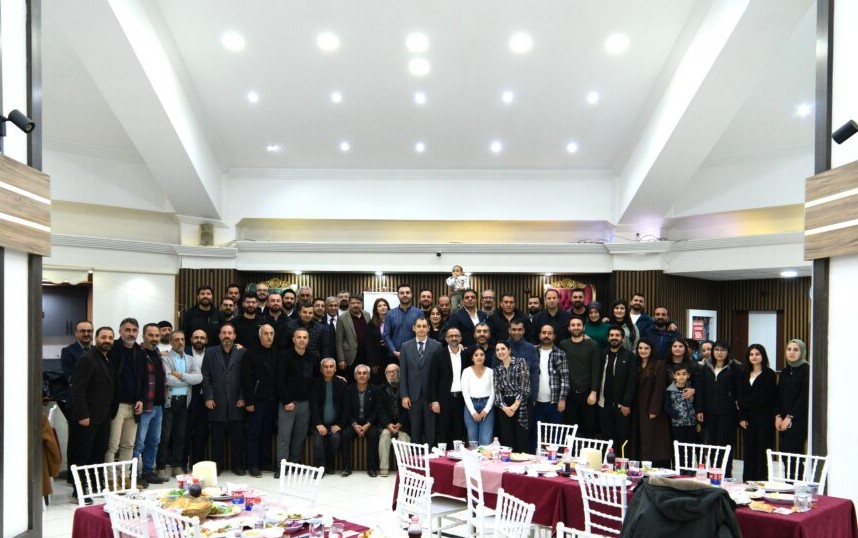 Vangölü Gazeteciler Cemiyeti’nin iftar programına yoğun ilgi