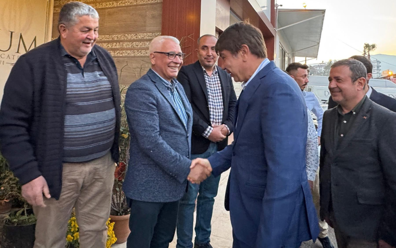 AK Parti MKYK Üyesi Menderes Türel’e Kumluca’da sevgi seli