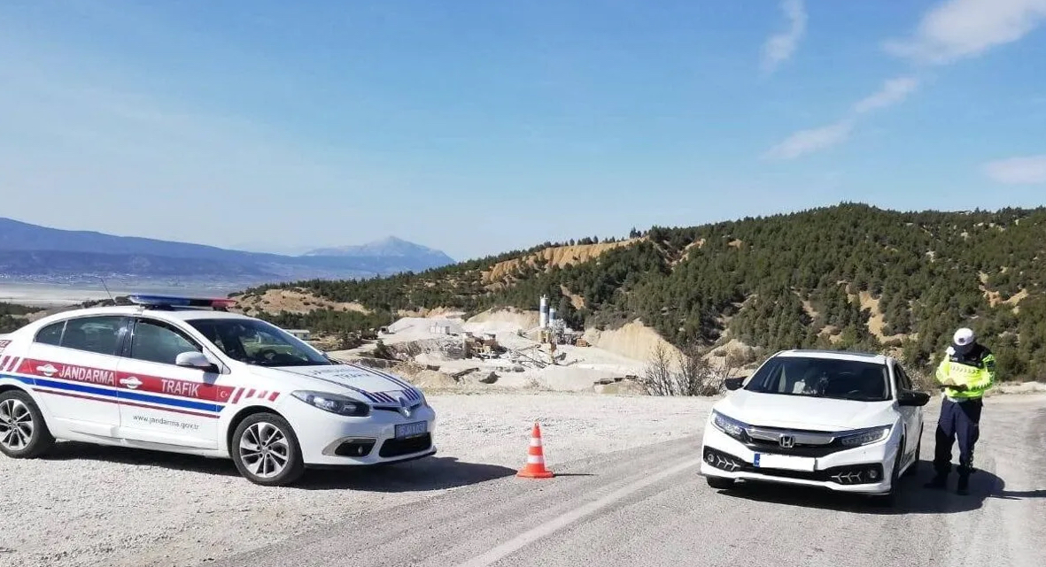 Burdur’da 226 sürücüye ceza, 51 araç trafikten men edildi