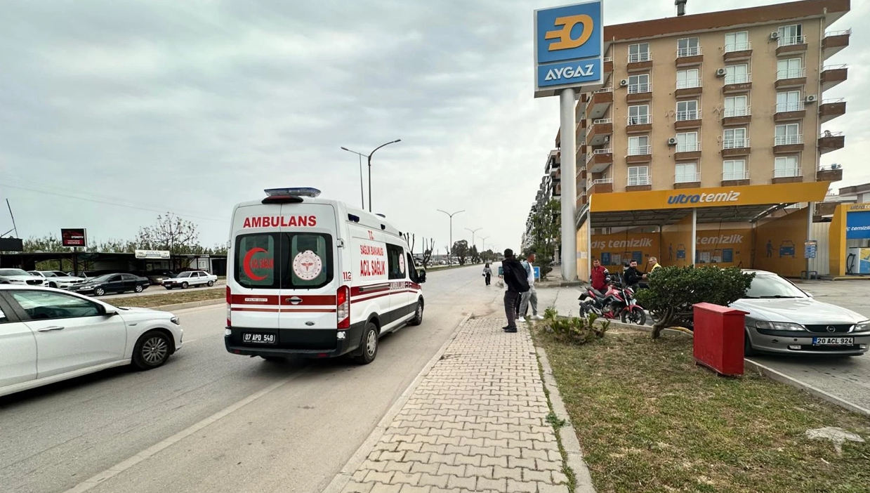 Antalya Kumluca'da trafik kazası: 2 yaralı
