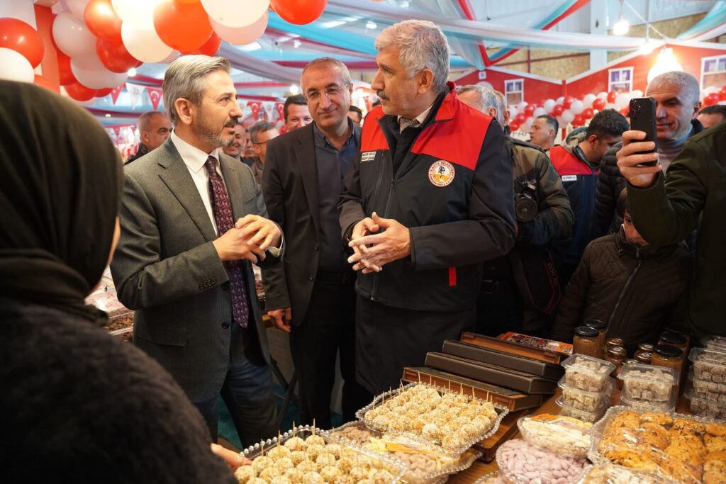 Kahta'da Ramazan Çarşısı açıldı