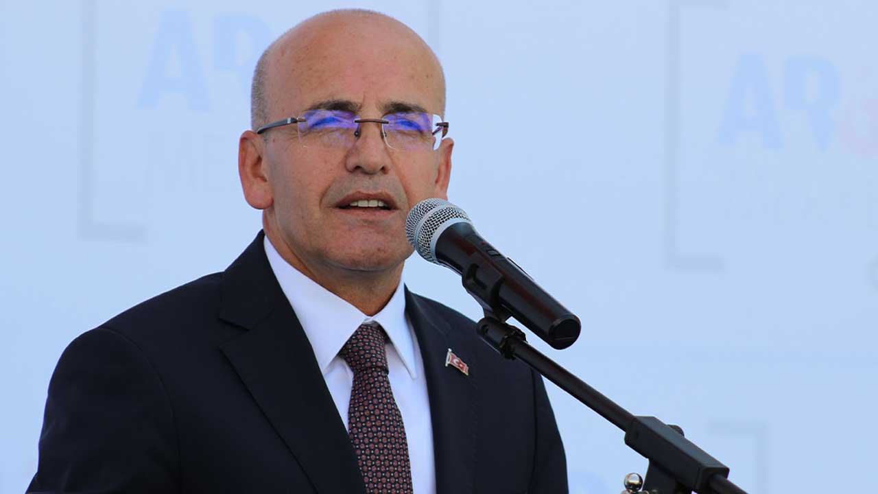 Bakan Şimşek: İkinci çeyrekte yıllık büyüme güçlendi