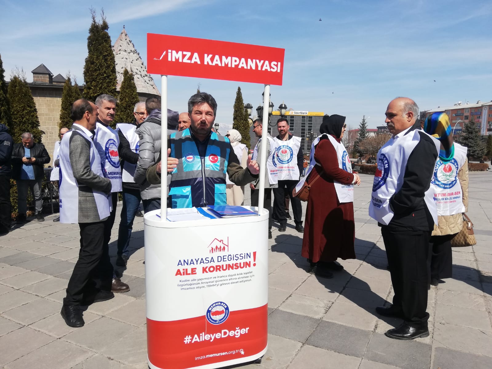 Memur-Sen’den aileyi ve özgürlüğü korumak için çağrı