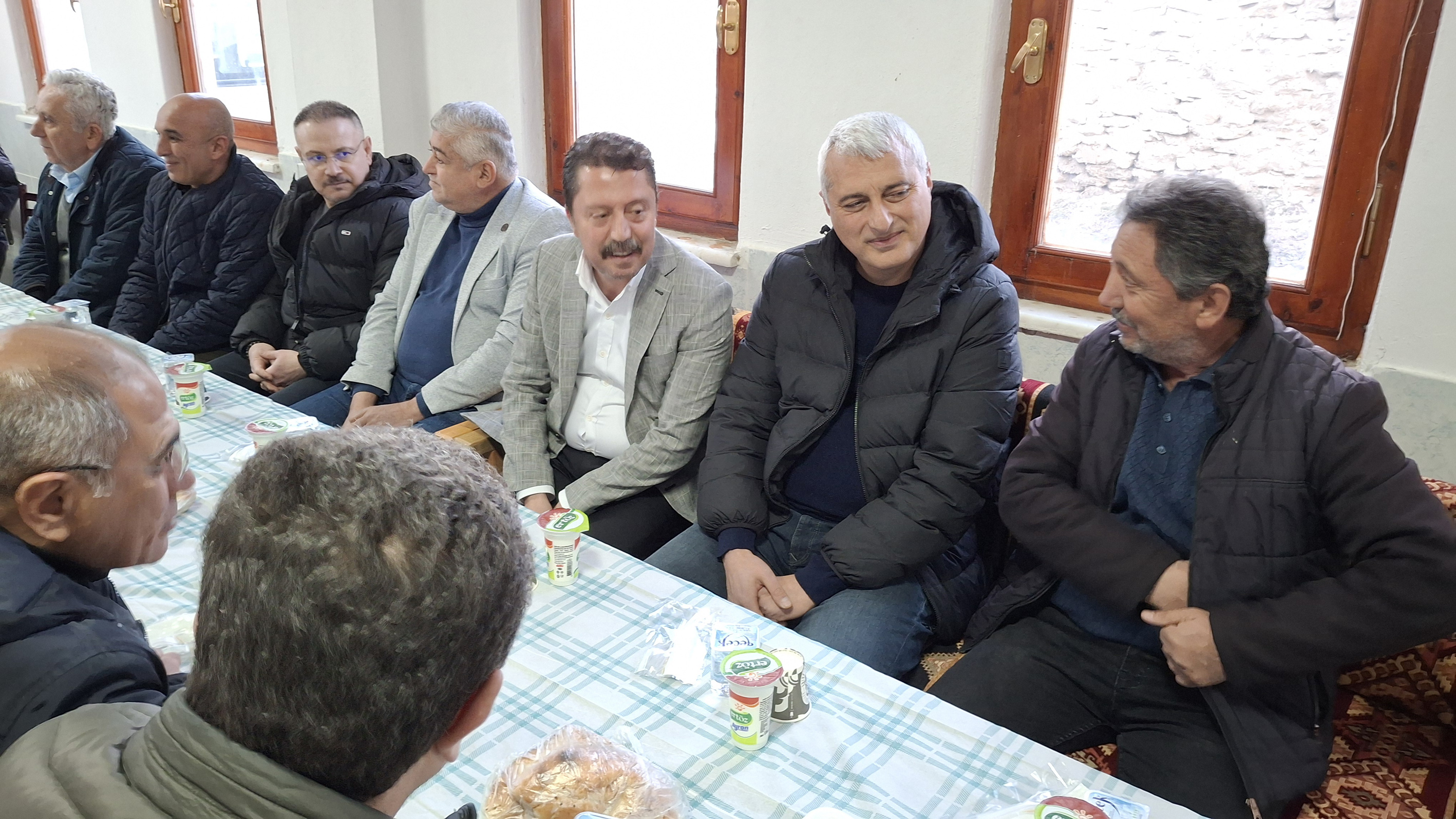 Beypazarı'nın Oymaağaç Mahallesinde iftar yemeği
