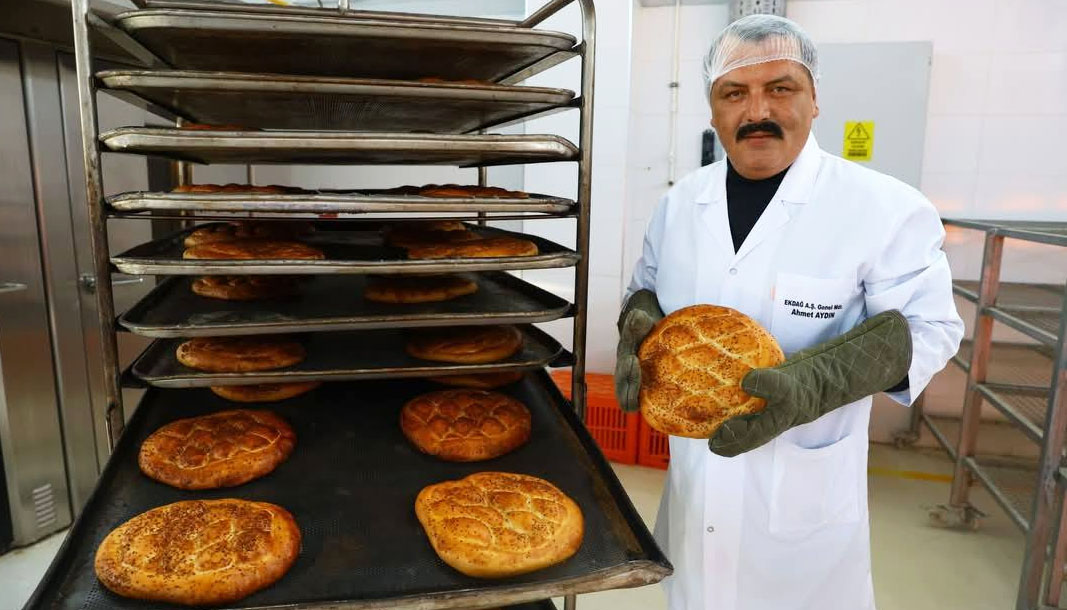 Antalya Büyükşehir Belediyesinden uygun fiyatlı ramazan pidesi
