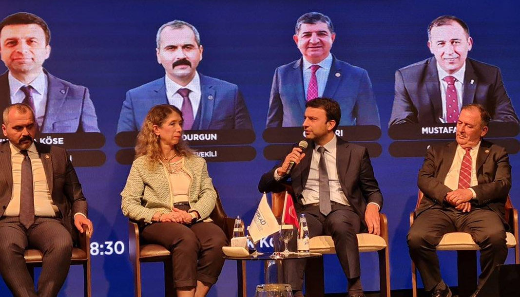 Siyasette kadının yeri ve geleceği üzerine bir panel