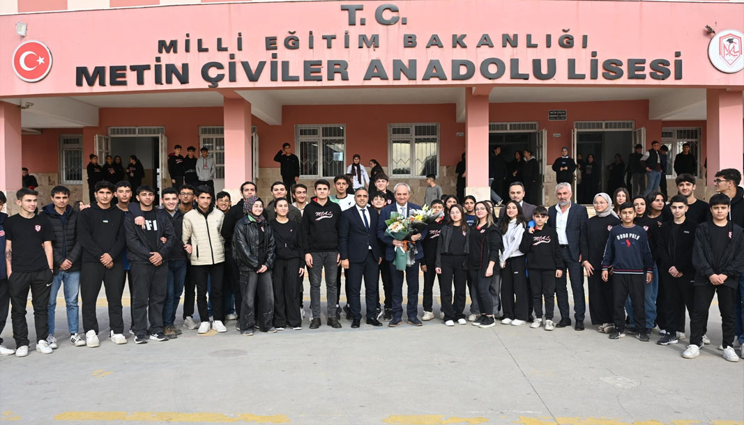 Kepez Belediye Başkanı Kocagöz öğrencilerle buluştu
