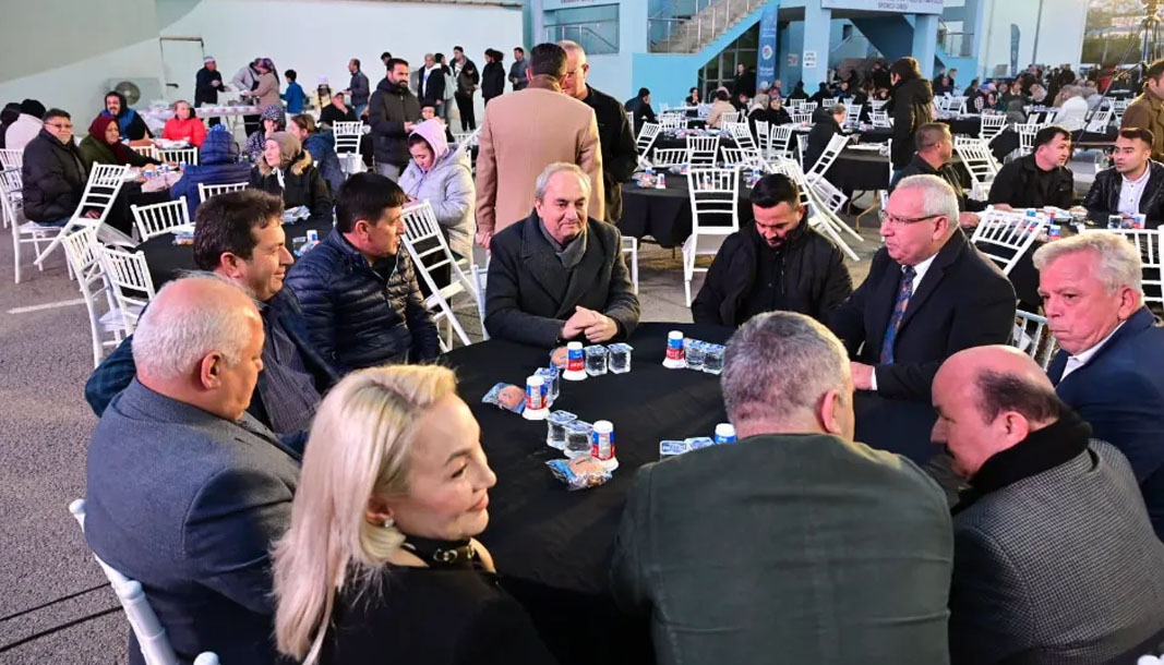 Kepez'de üç mahalleye iftar