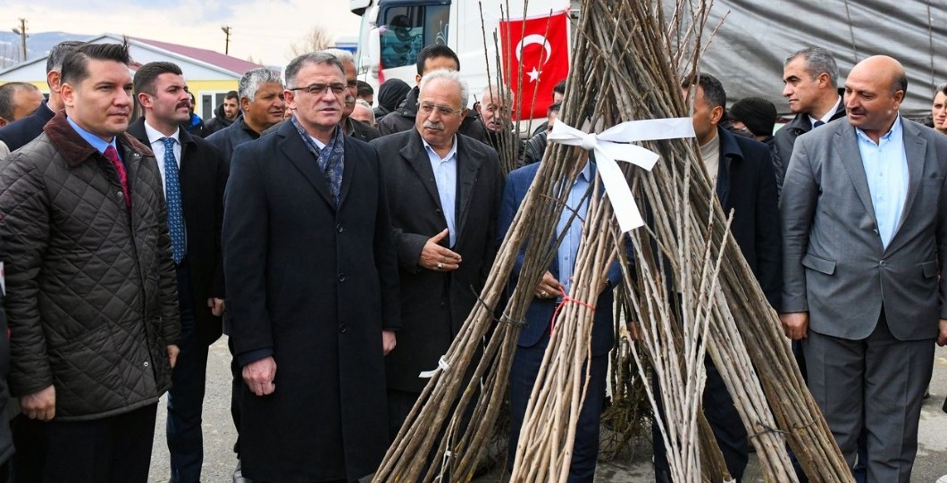 Van’da ücretsiz 640 bin adet fidan dağıtıldı!