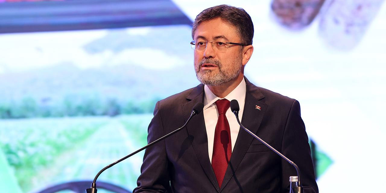 Bakan Yumaklı'dan sahipsiz köpek tepkisi: "Başıboş köpeklerin yeri sokaklar değil"