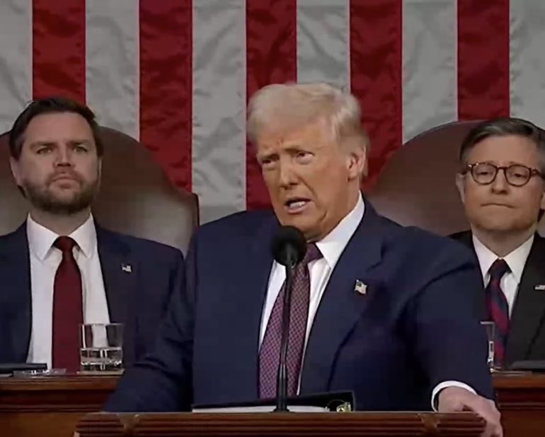 Trump, BBC yöneticilerinin istifasını konuşmasını değiştirmelerine bağladı: 'Kovuldular'