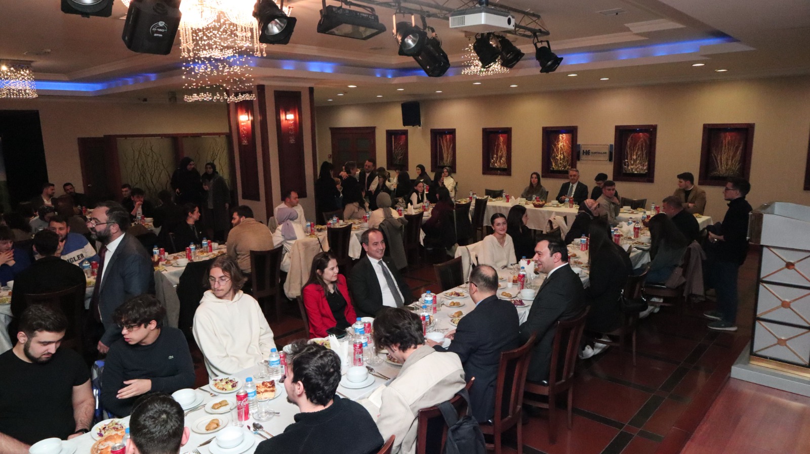 Ankara’daki Rizeli üniversite öğrencileri, RİDEF iftarında buluştu