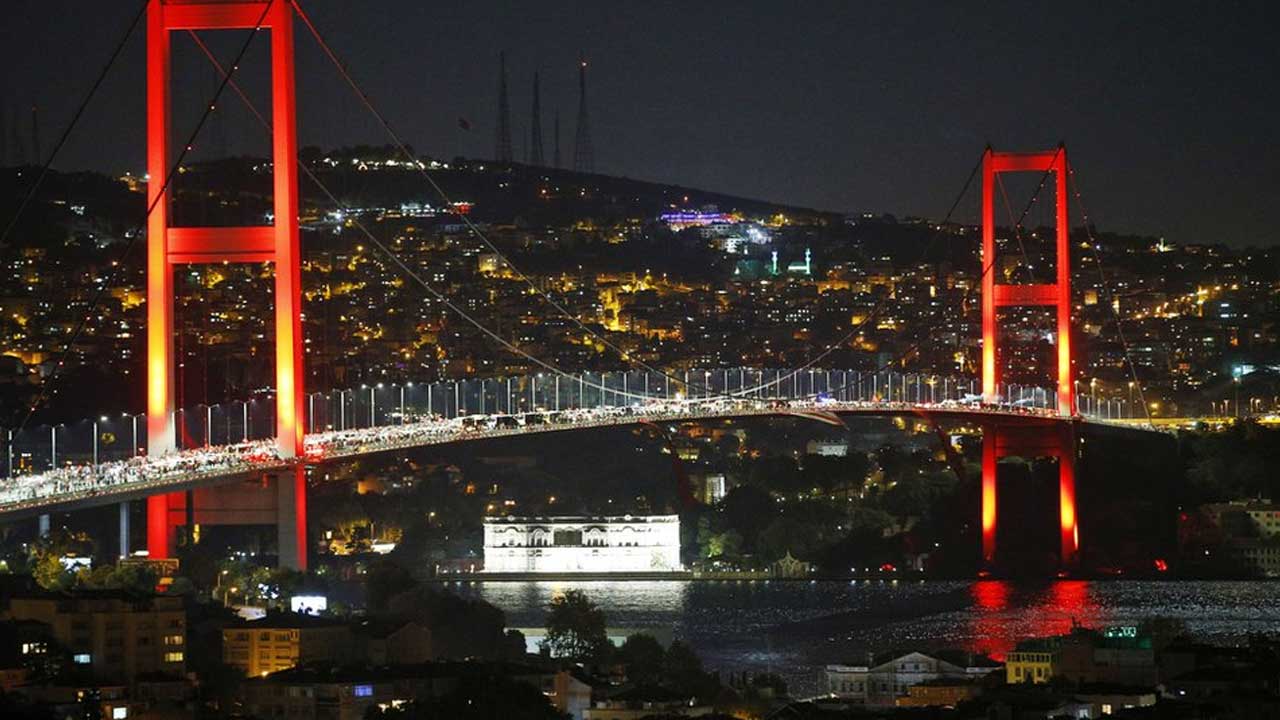 Ramazan Bayramında bazı otoyollar, köprüler ve toplu taşıma hizmetleri ücretsiz