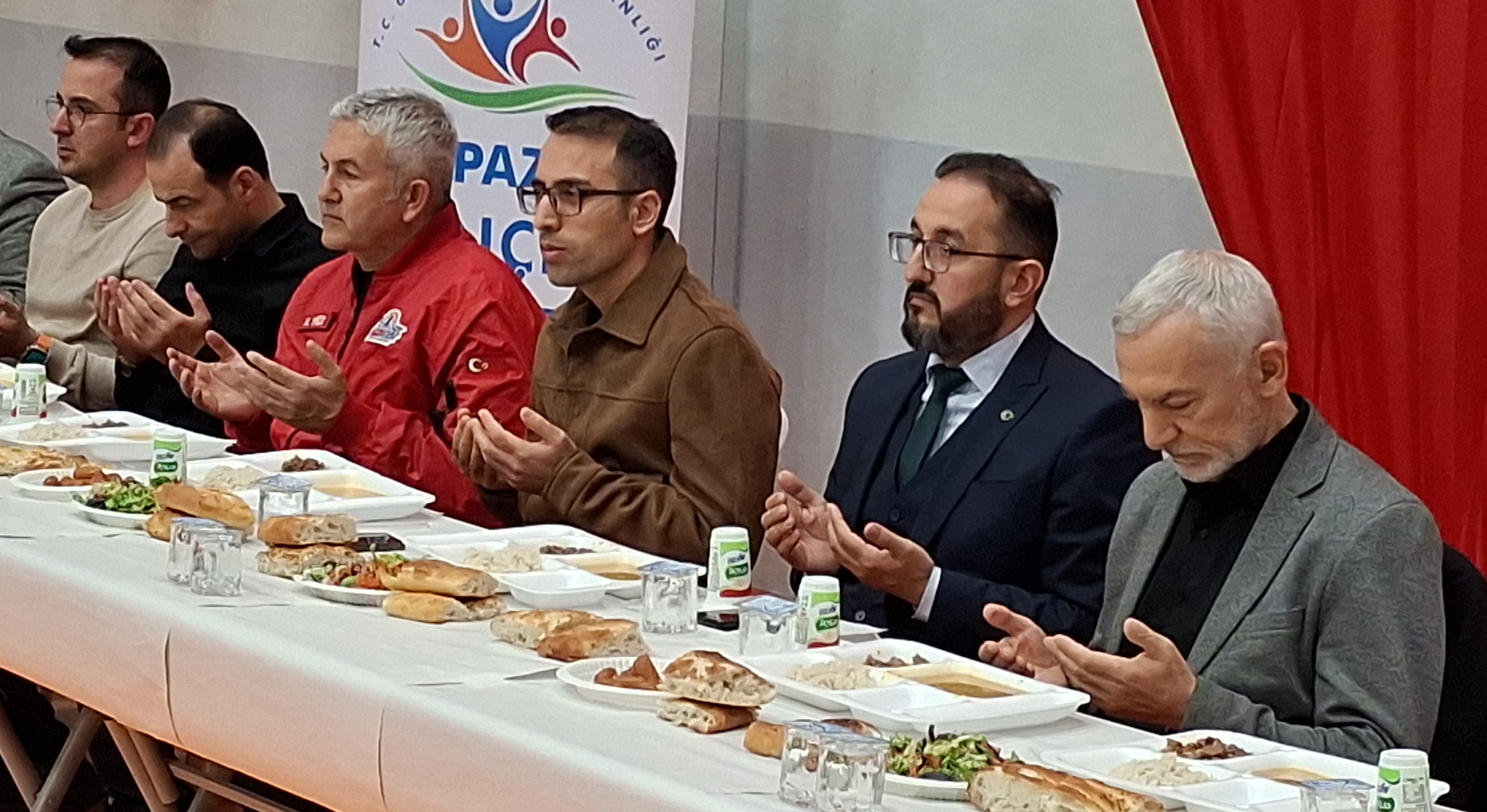 Beypazarı İlçe Gençlik Spor Müdürlüğü, gençlerle iftarda bir araya geldi