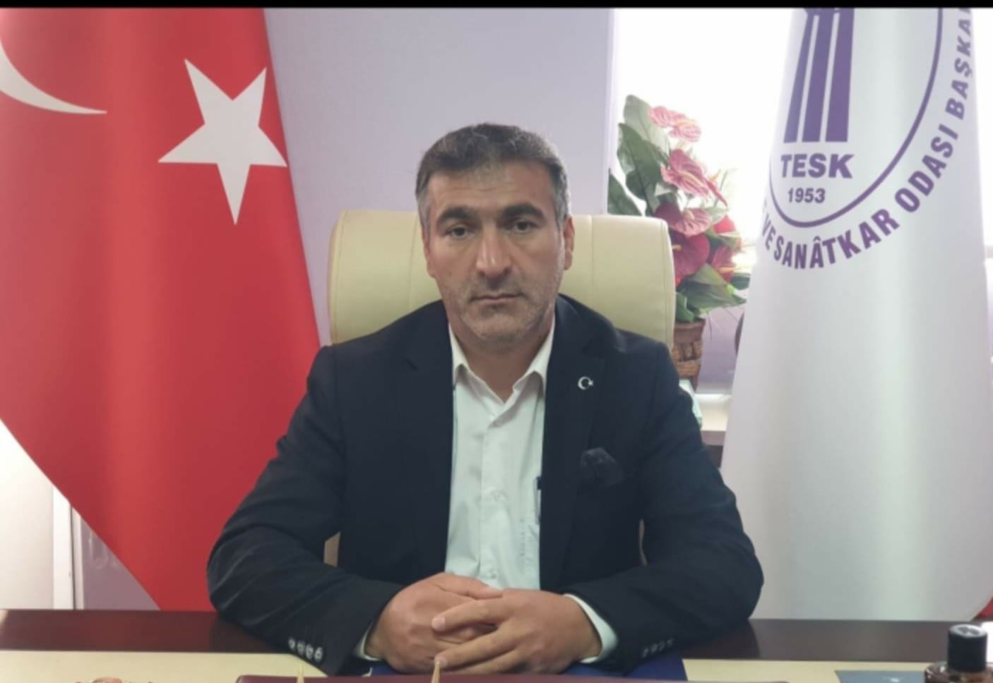 Başkan Özdağan: Esnaf yasasını bekliyor