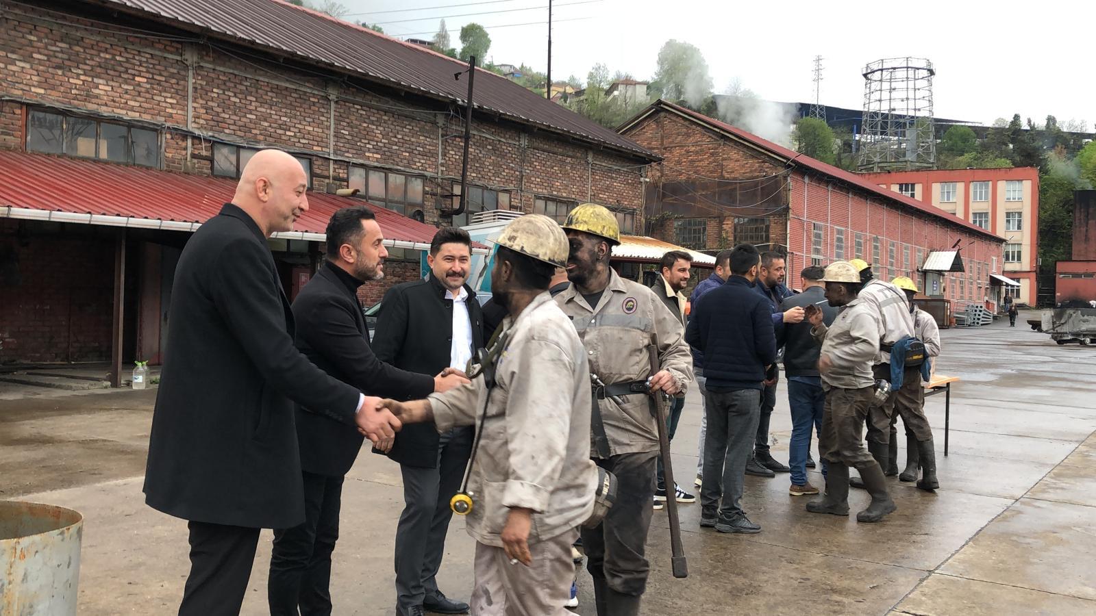 GMİS yönetimi madencilerle bayramlaştı