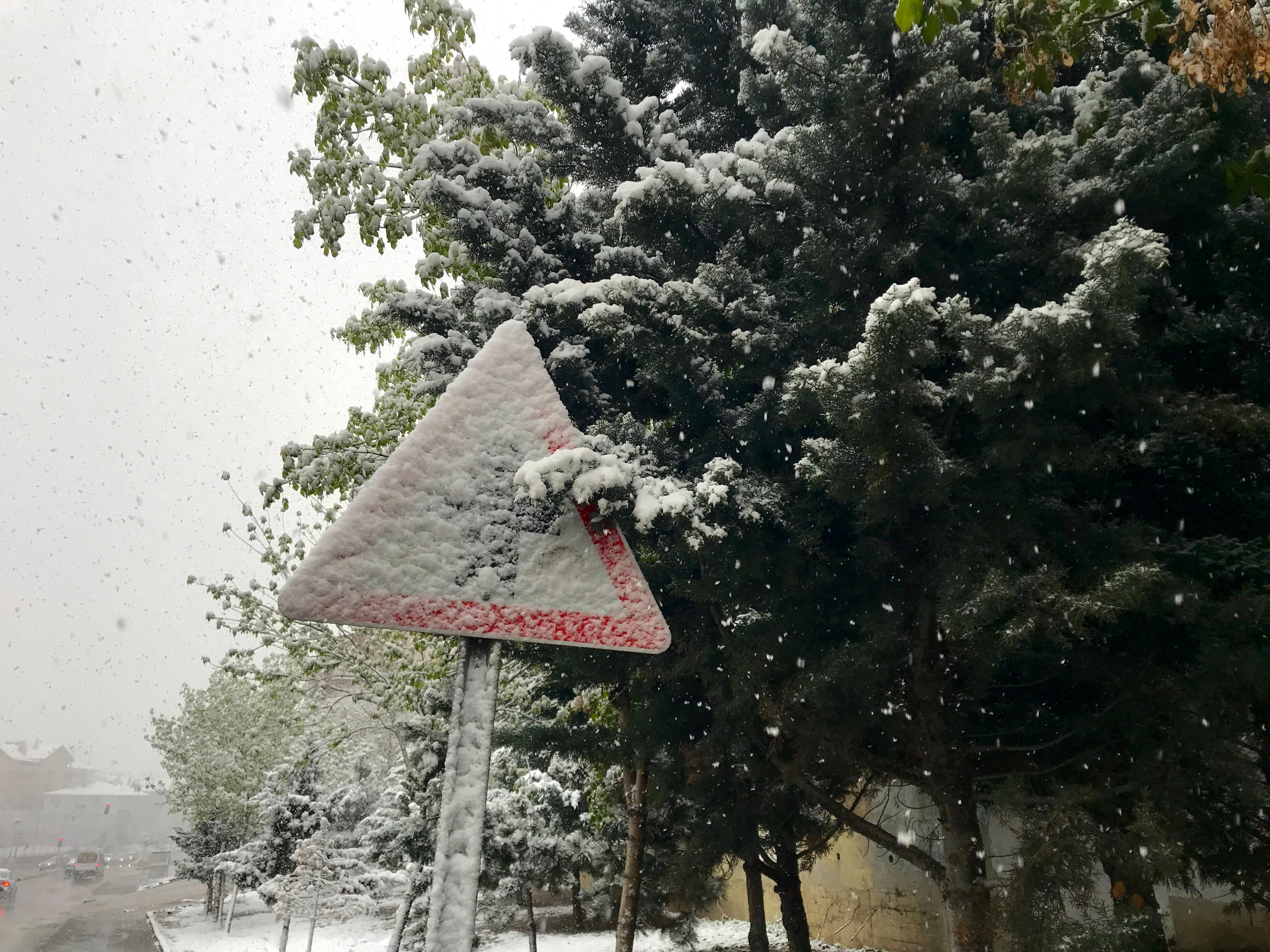 Kış geri döndü: Başkent beyaza büründü!