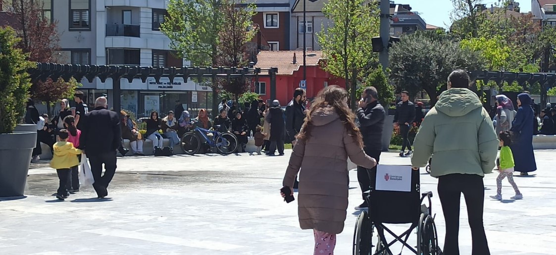 AFAD'dan deprem sonrası uyarı: Hasarlı binalara girmeyin