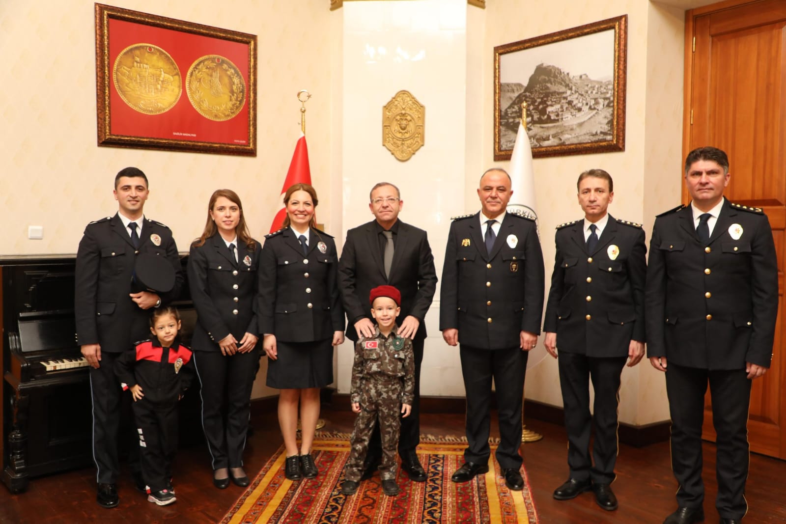 Kars Valisi Polat, Türk Polis Teşkilatı ile bir araya geldi