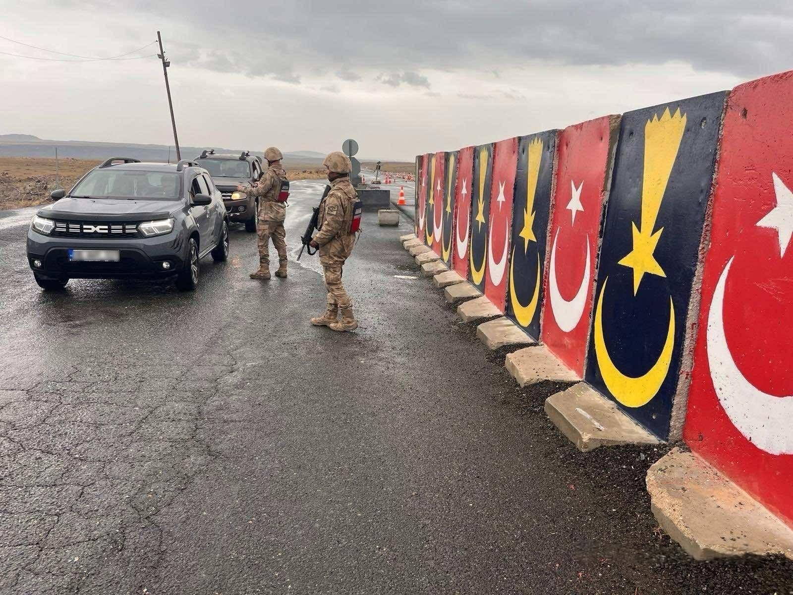 Kars'ta “Türkiye Kaçak/Sahte Alkollü İçki Uygulaması” gerçekleştirildi