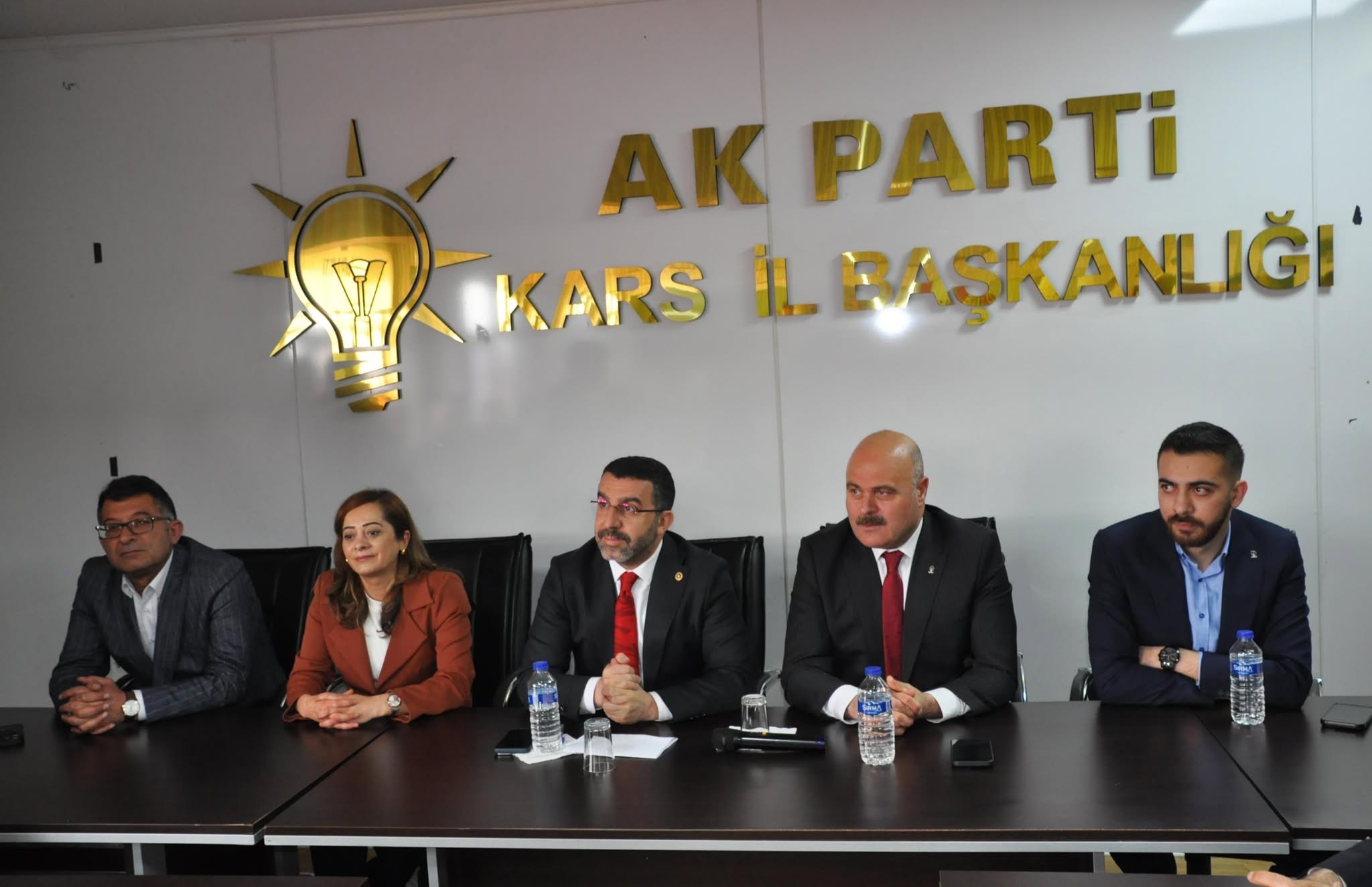 AK Parti'de bayramlaşma programı yoğun katılımla yapıldı