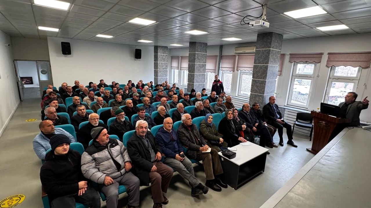 Fındık yetiştiricilerine, Hastalık Ve Zararlılarla Mücadele Semineri verildi