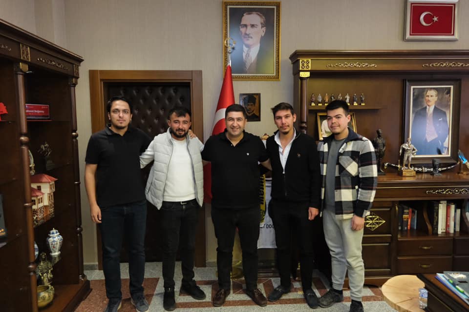 Güdül'de askere gidecek gençler belediyede ağırlandı