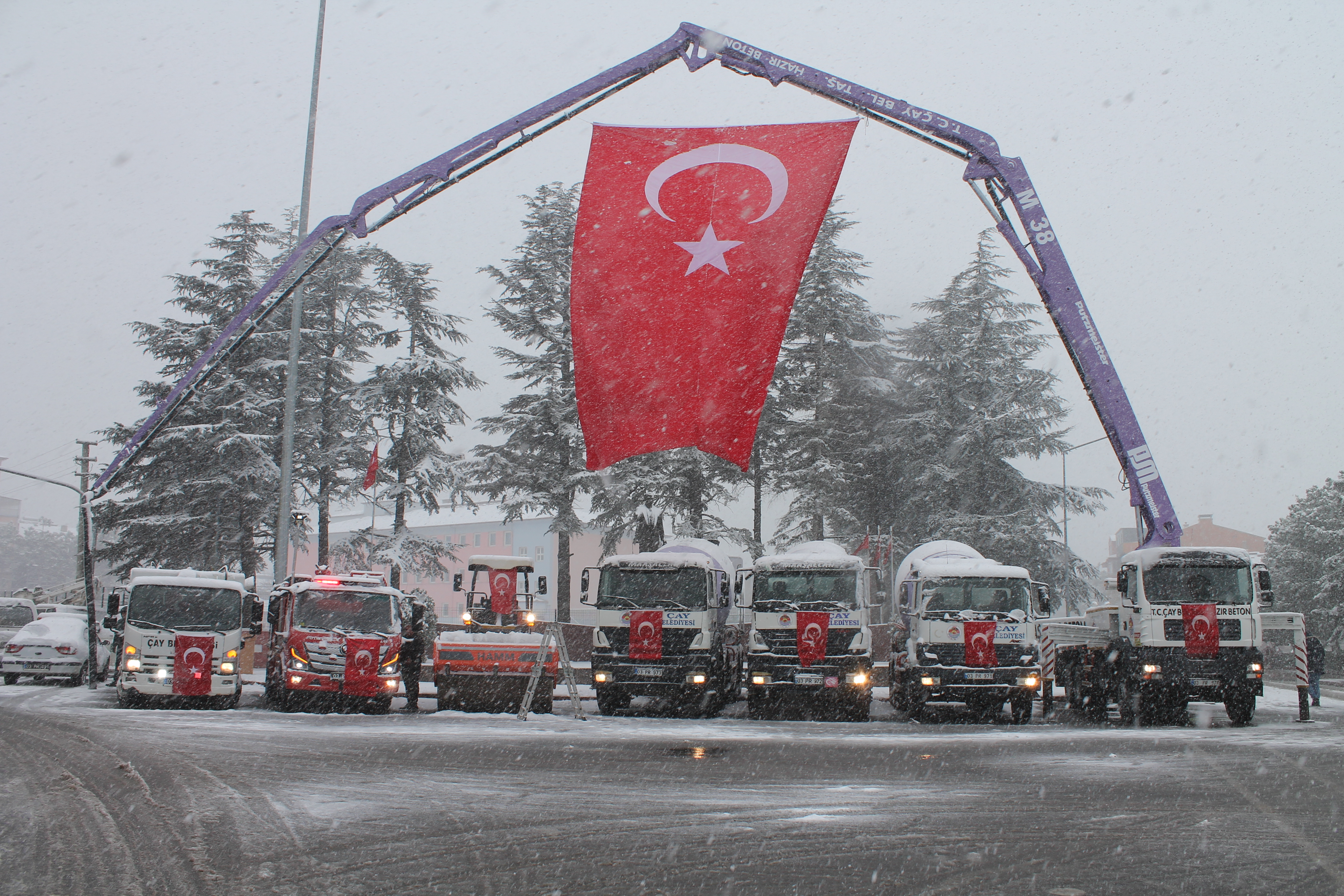 Çay Belediyesi yeni araçlar için tören düzenledi