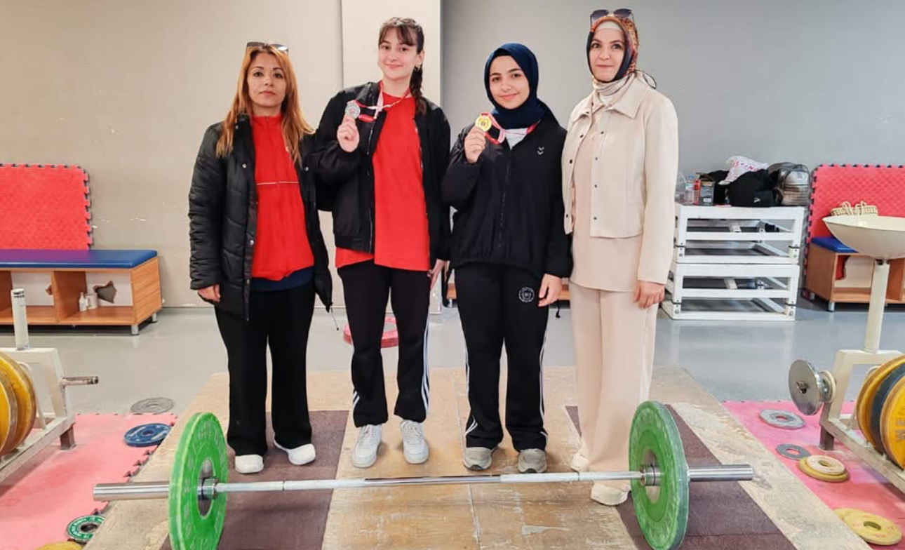Karataylı haltercilerden büyük başarı