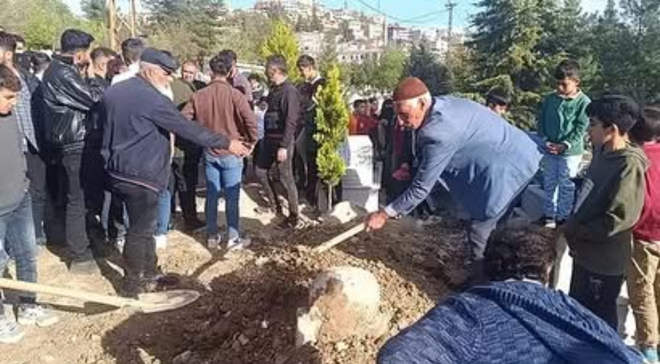 Siirt’te mezardan gelen Ses: Gerçek mi, halüsinasyon mu?