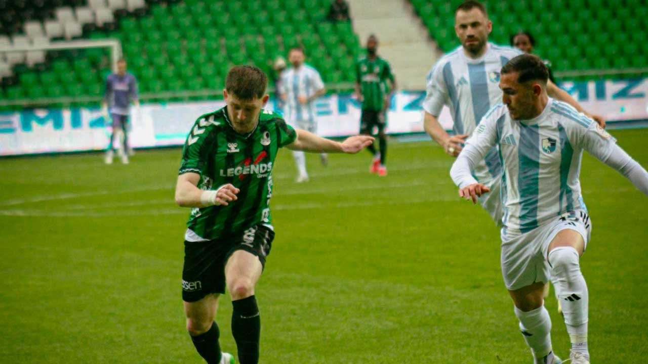 Sakaryaspor, Erzurumspor FK'yi devirdi, zirve yarışı karıştı