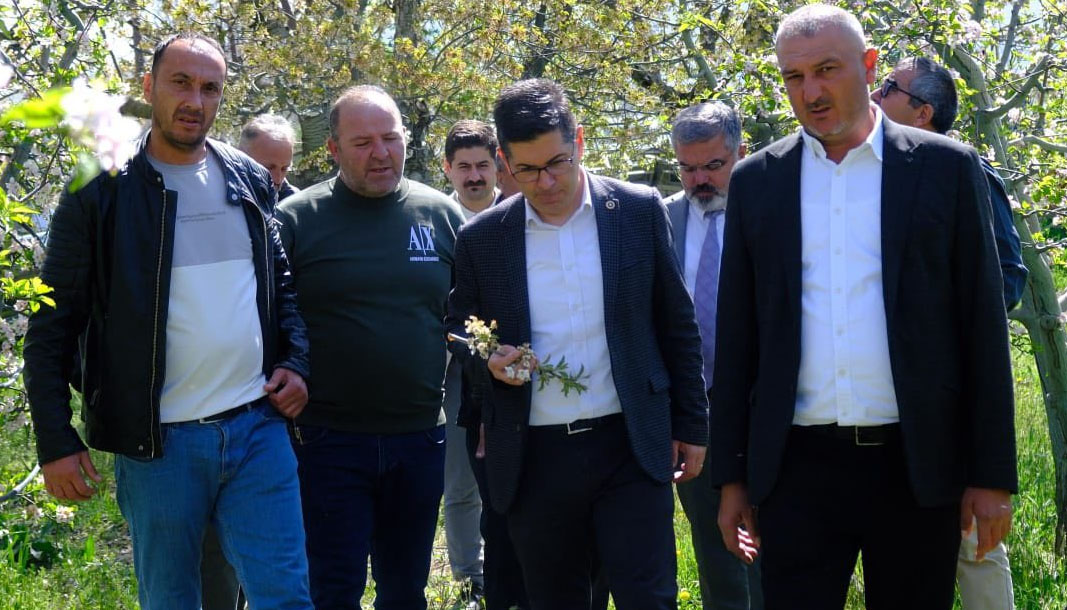 CHP heyeti zirai don felaketi sonrası Isparta'yı ziyaret etti