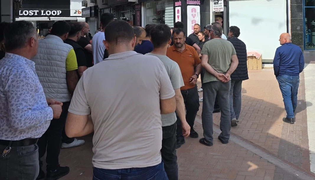 Antalya Kumluca’da pazarcılardan yine protesto!