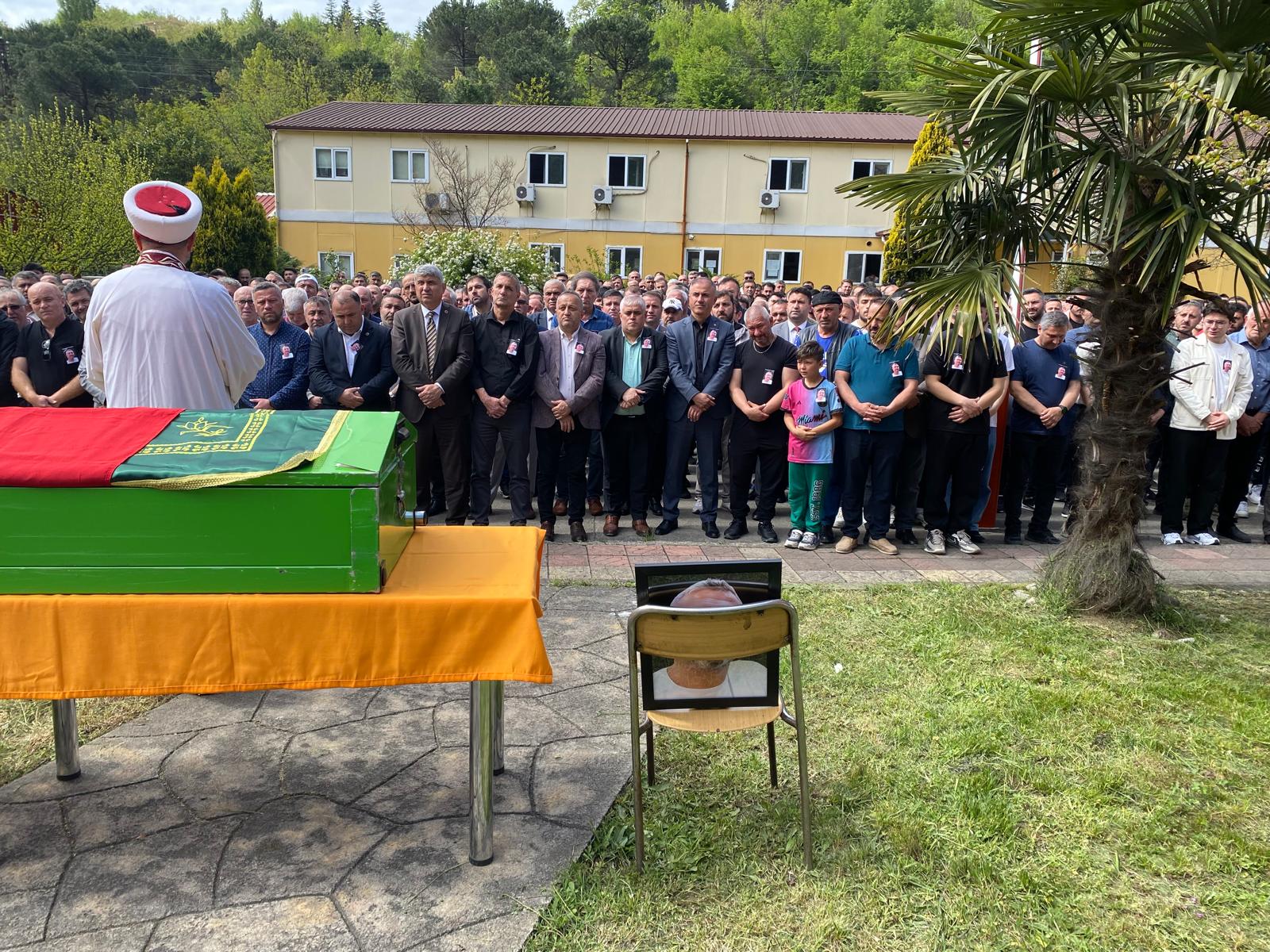 Zonguldak'ta kalp krizinden vefat eden madenci toprağa verildi