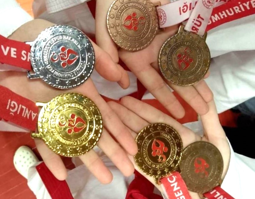 Ordulu minikler 4 sporcu ile Avrupa’da