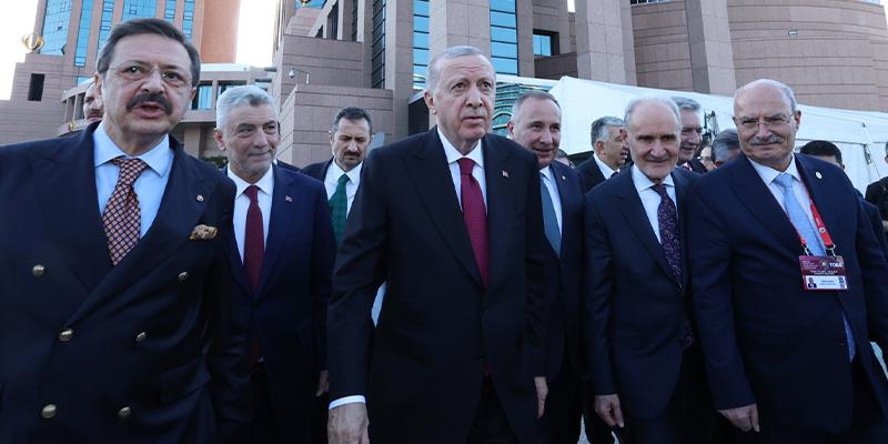 ATO Başkanı Baran, "TOBB 2025 Yılı Hizmet Şeref Belgesi ve Plaket Takdim Töreni"ne katıldı