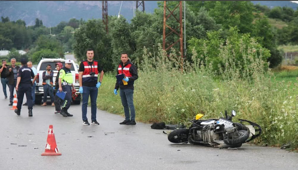 Serik'te trafik kazası: Motosiklet sürücüsü hayatını kaybetti