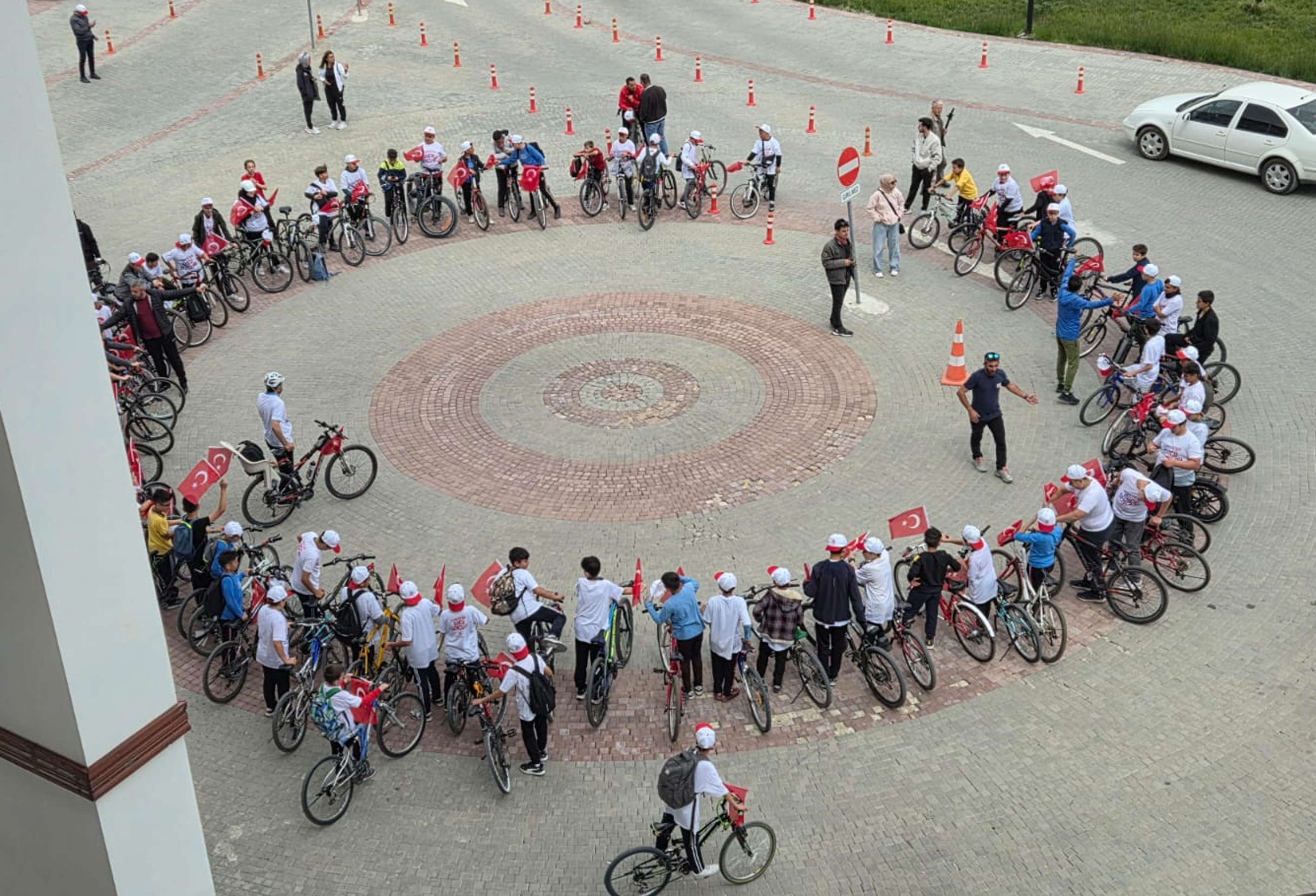 Beypazarı Gençlik ve Spor İlçe Müdürlüğü bisiklet sürüşü düzenledi