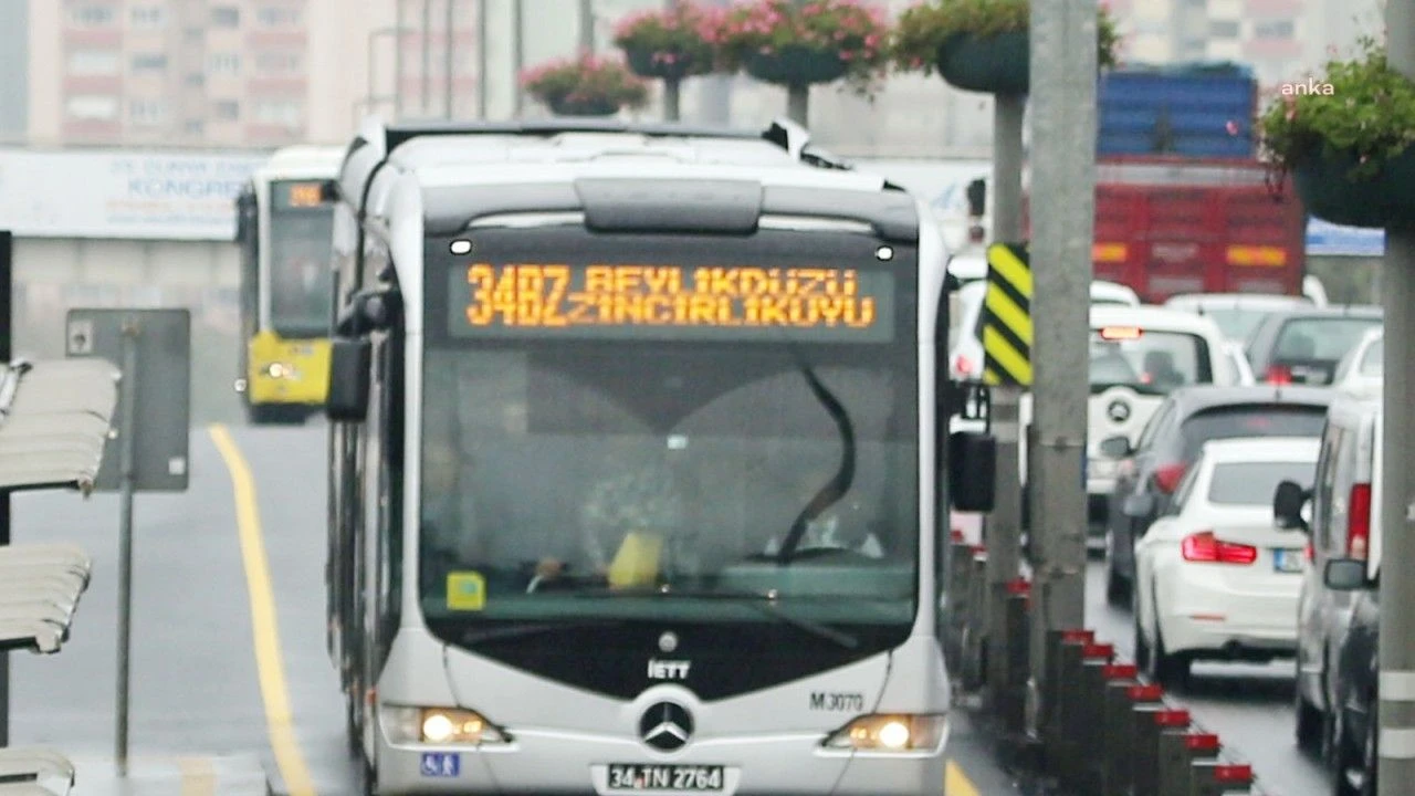 Beylikdüzü'nde metrobüs kazası