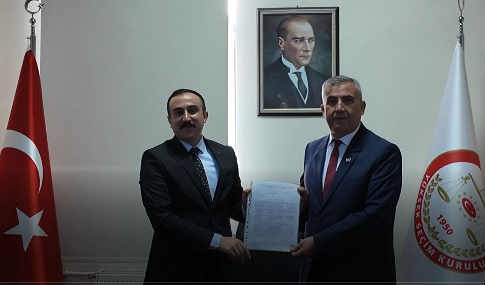 Uşak SMMM Odası Başkanı seçilen Uğur Albayrak mazbatasını aldı