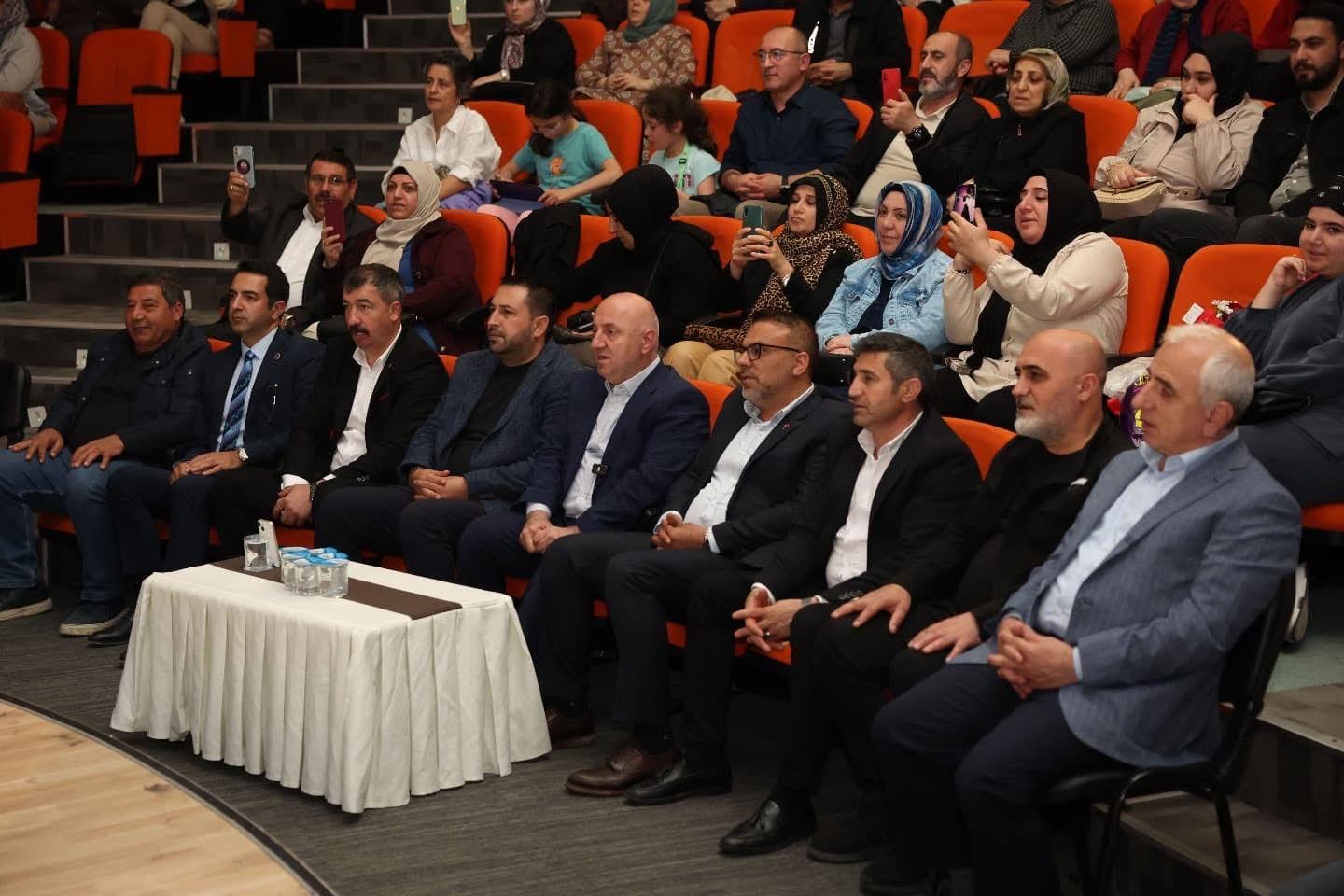 Darıca Karslılar Derneği, Âşık Maksut Feryâdî'nin konserinde buluştu