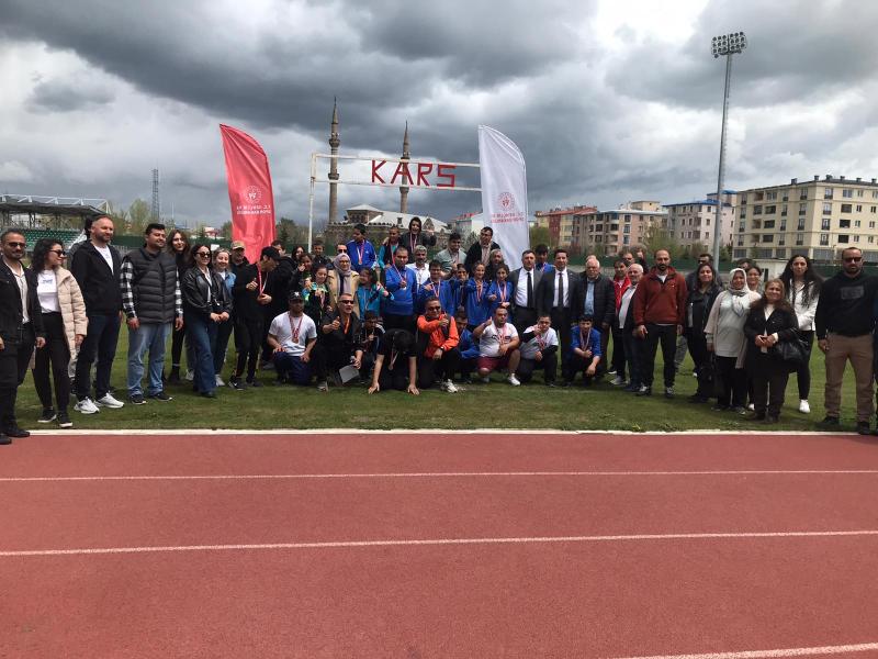 Kars’ta özel sporcular için il atletizm şampiyonası düzenlendi